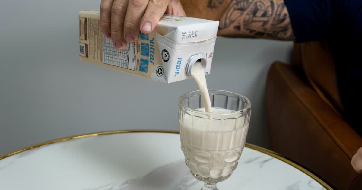 Empresa de Brusque lança primeiro leite vegetal de gergelim produzido em escala industrial no Brasil - O Município