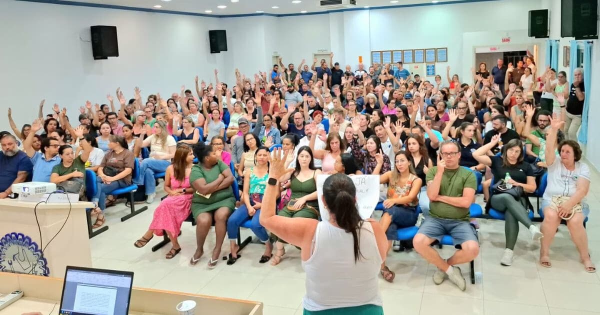 Servidores de Brusque rejeitam proposta de reajuste apresentada pela prefeitura