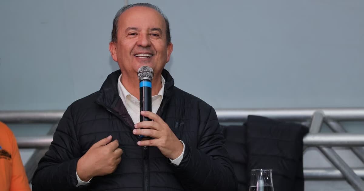 Governador Jorginho Mello marca presença na abertura da Fenajeep em Brusque