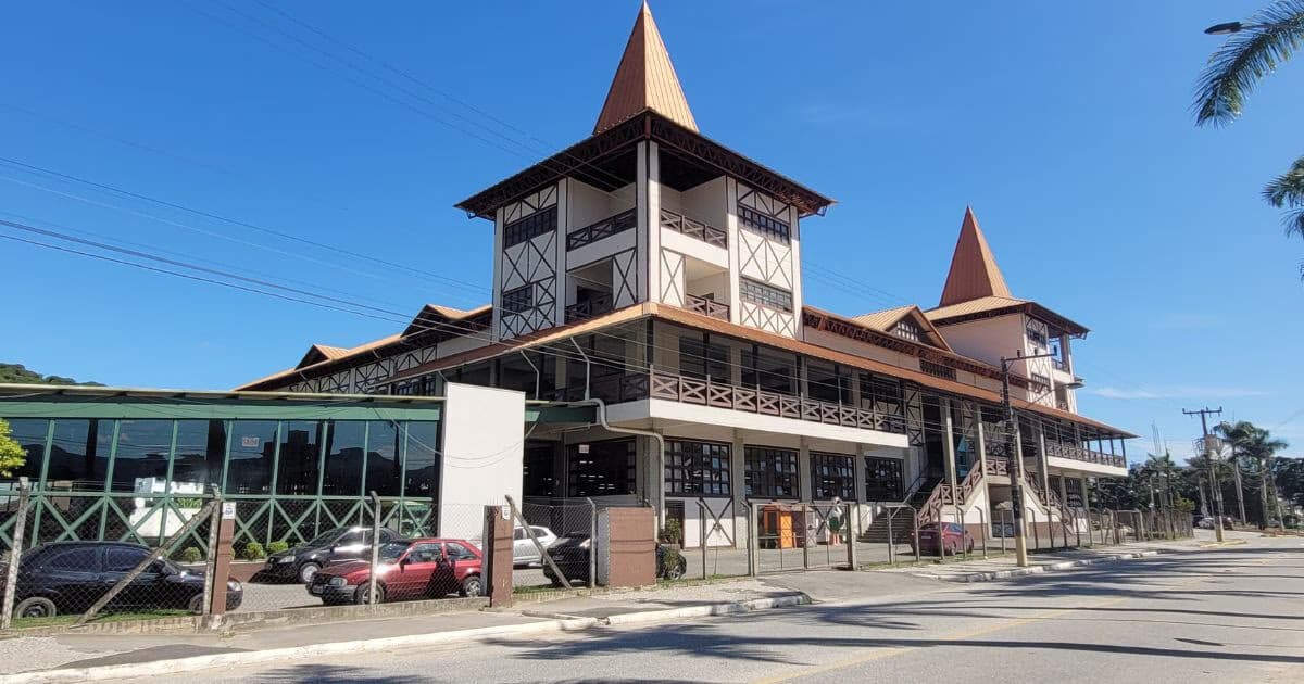 Prefeitura e Acibr firmam acordo para priorizar empresas de Brusque nas festas do município; confira como funciona - O Município