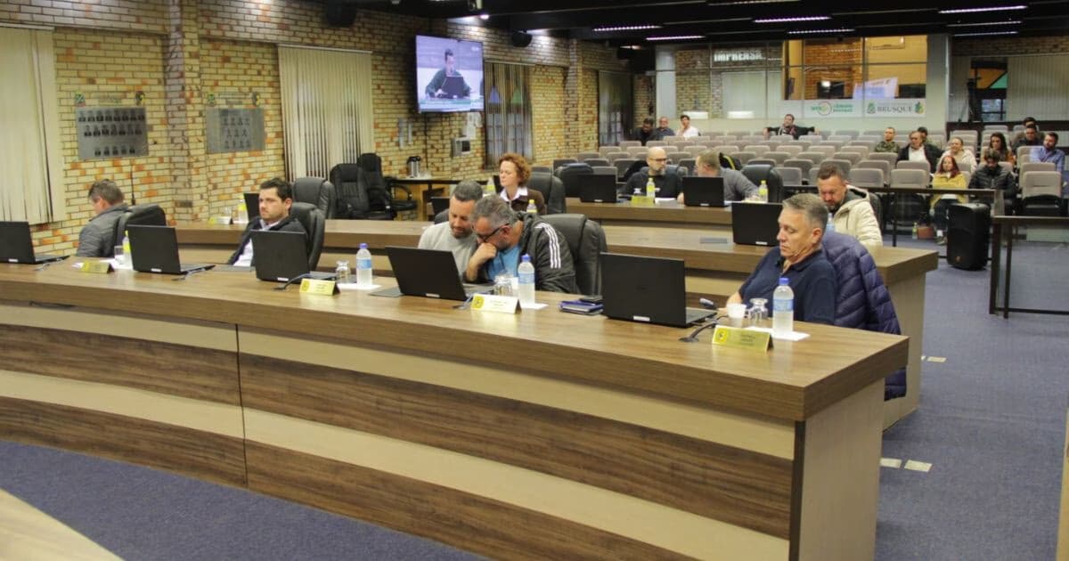 Câmara de Brusque aprova Conselho da Mulher com texto original e rejeita alterações propostas por vereadora - O Município