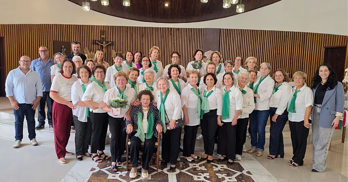 Professores celebram 40 anos de união com homenagens em Brusque - O Município