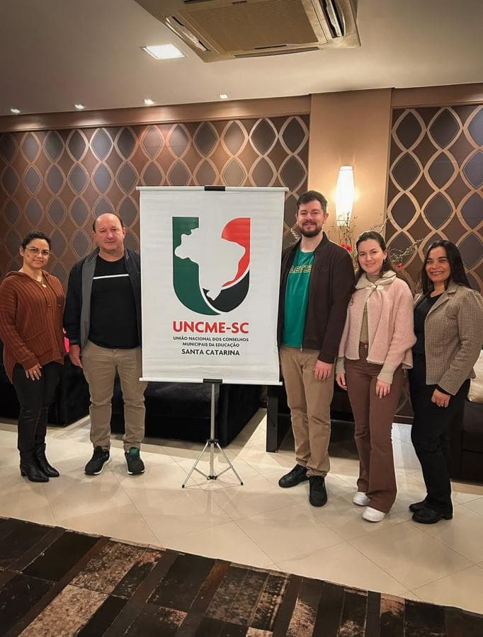 Educação: Ibicaré participa de seminário estadual em Brusque e debate futuro do ensino