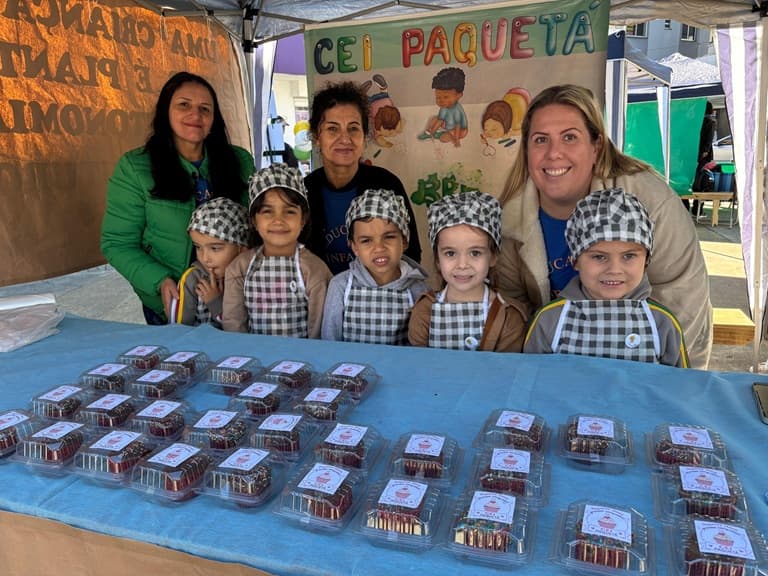 Alunos transformam aprendizado em negócios na Feira do Pequeno Empreendedor