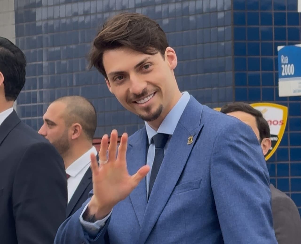 Caso Renan Bolsonaro: Dúvidas Persistem sobre Quitação de Dívida de R$ 400 Mil e Ausência de Ação por Fraude