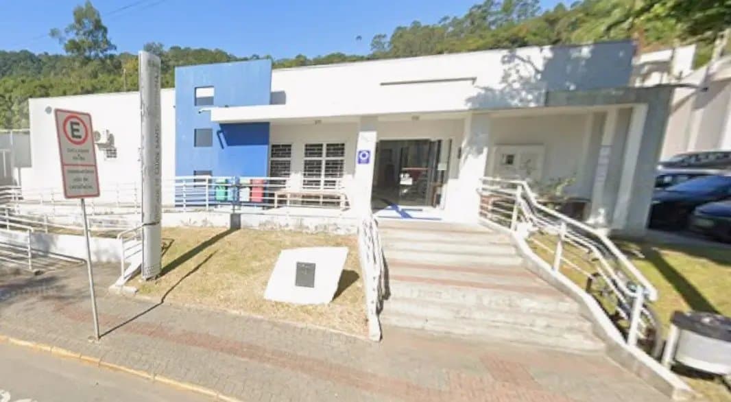 Paciente tenta agredir servidora na UBS Santa Terezinha - Rádio Cidade