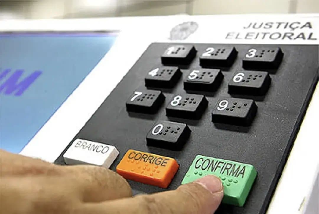 Brusque ultrapassa a marca de 100 mil eleitores - Rádio Cidade