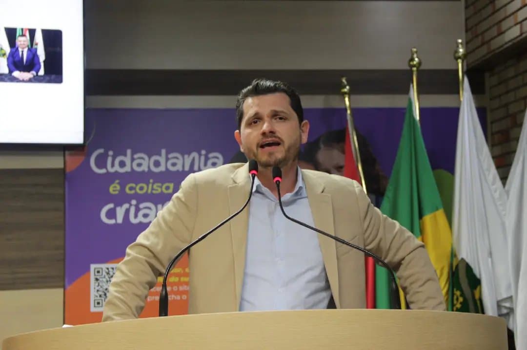 (VÍDEO) Vereador cobra transparência nas multas e cita contradição nas ações da segurança - Rádio Cidade