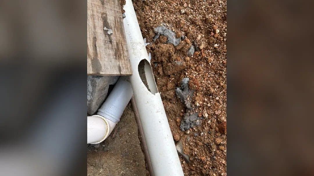 Prefeitura se manifesta após relatos de mau cheiro em escola - Rádio Cidade
