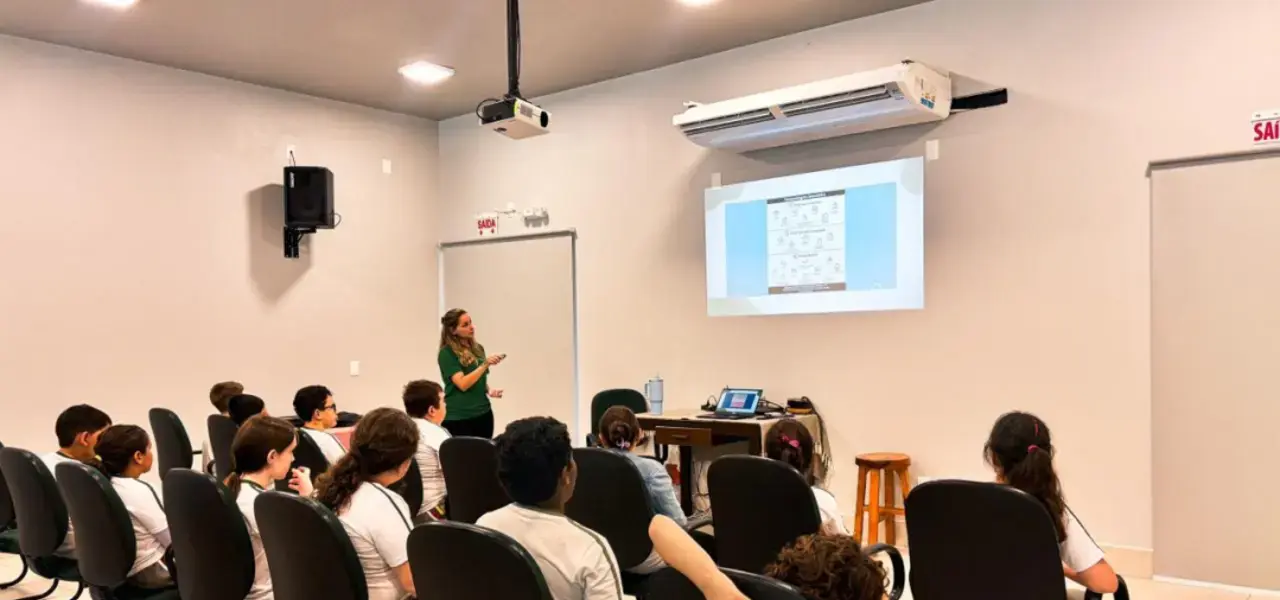 Brusque incentiva compostagem em casa com ação em escolas - Visor Notícias