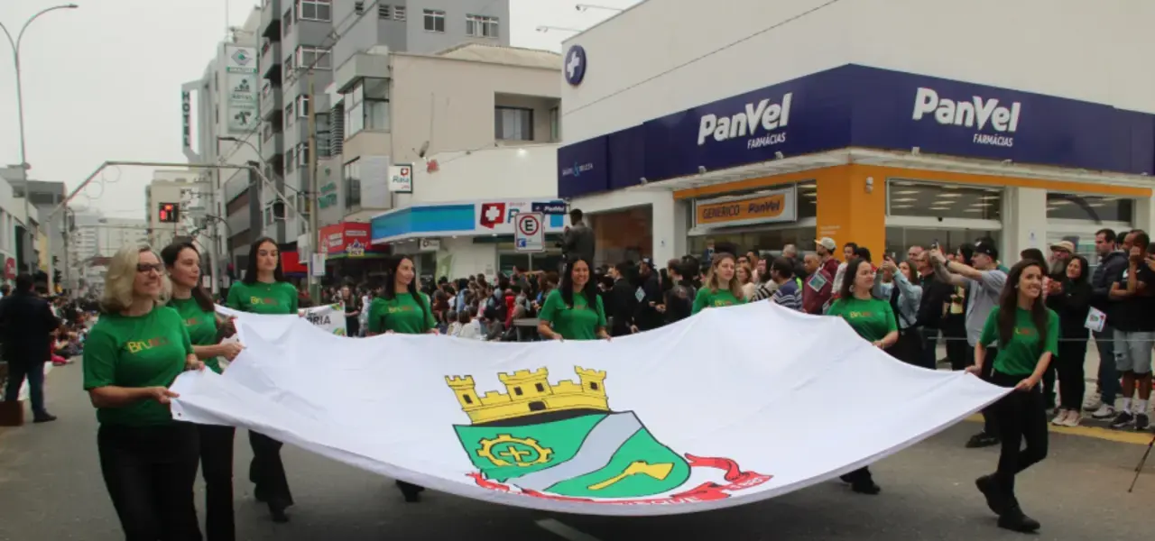 Brusque abre inscrições para desfile de 166 anos com tema sobre recomeços e superação